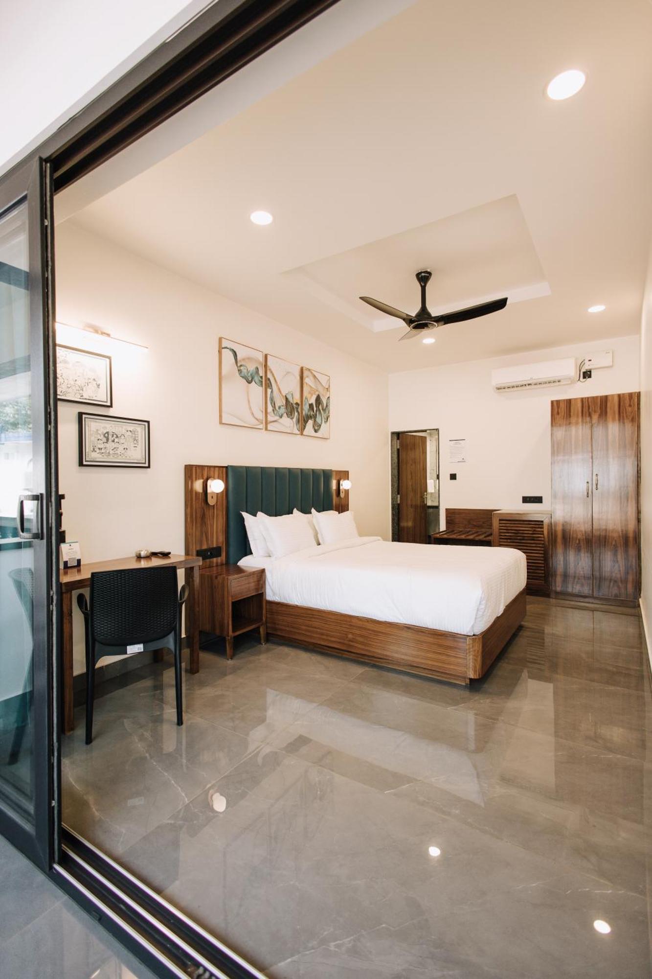 Anjuna Blue Resort ภายนอก รูปภาพ