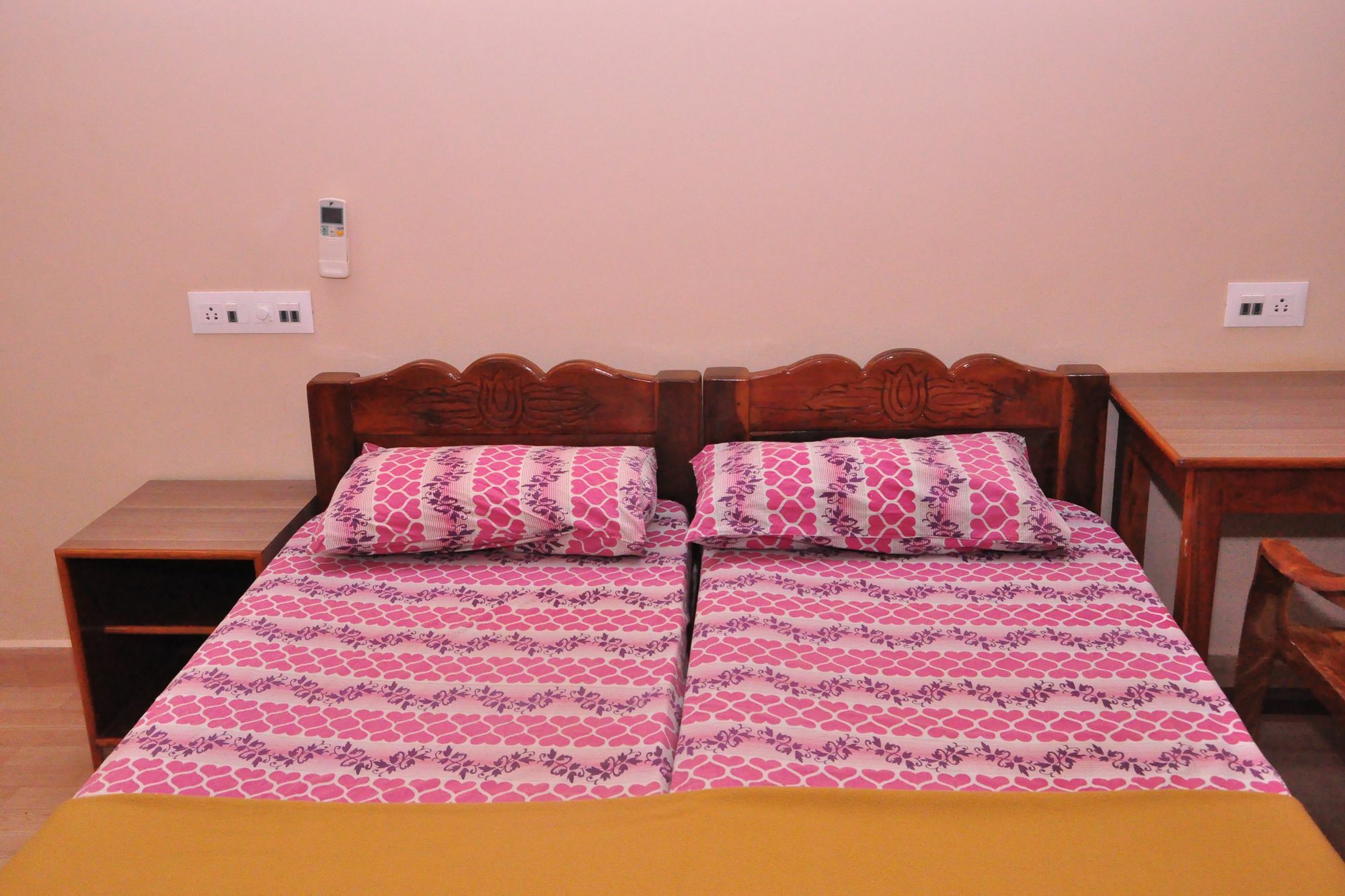Anjuna Blue Resort ภายนอก รูปภาพ