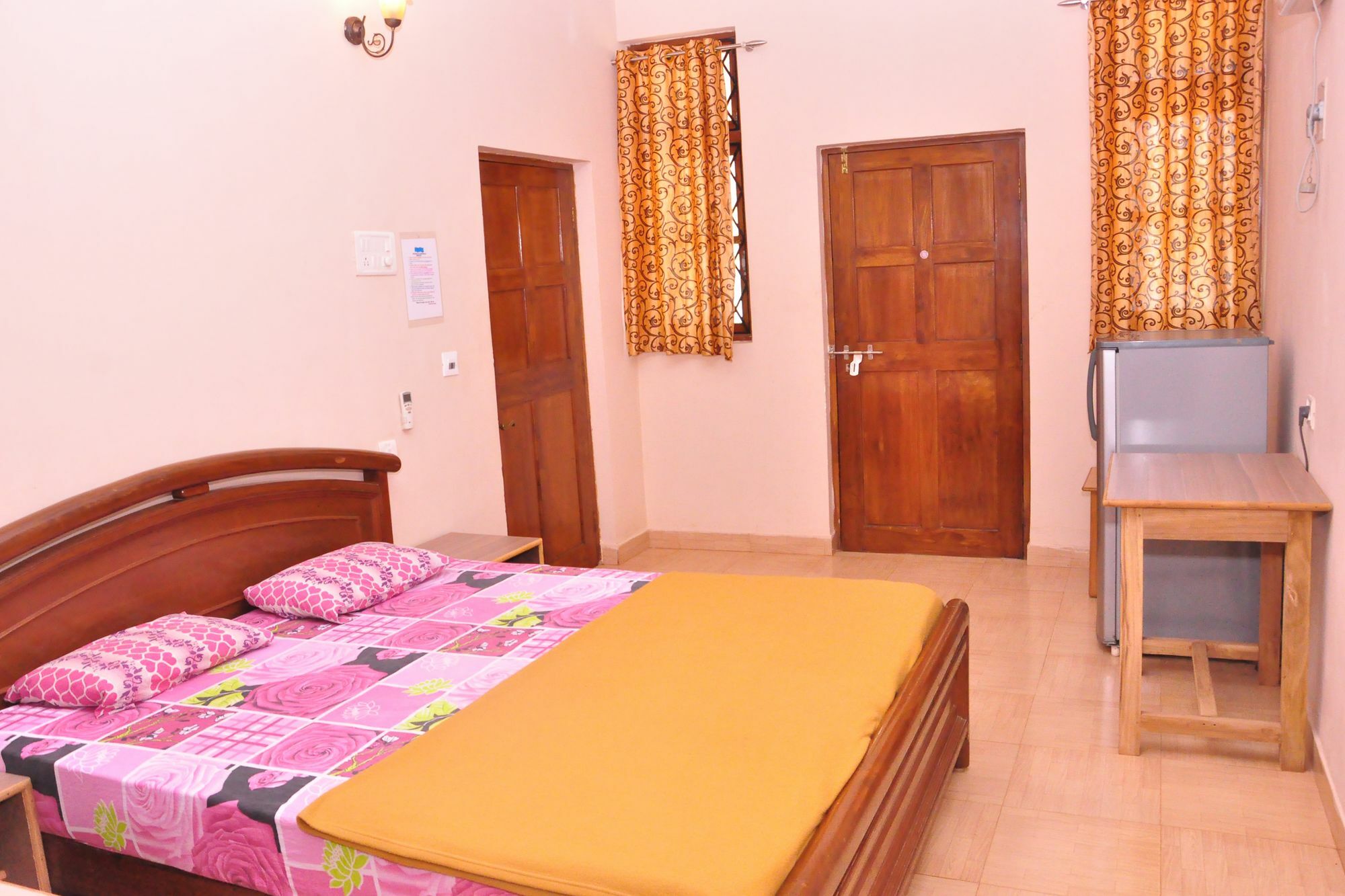 Anjuna Blue Resort ภายนอก รูปภาพ