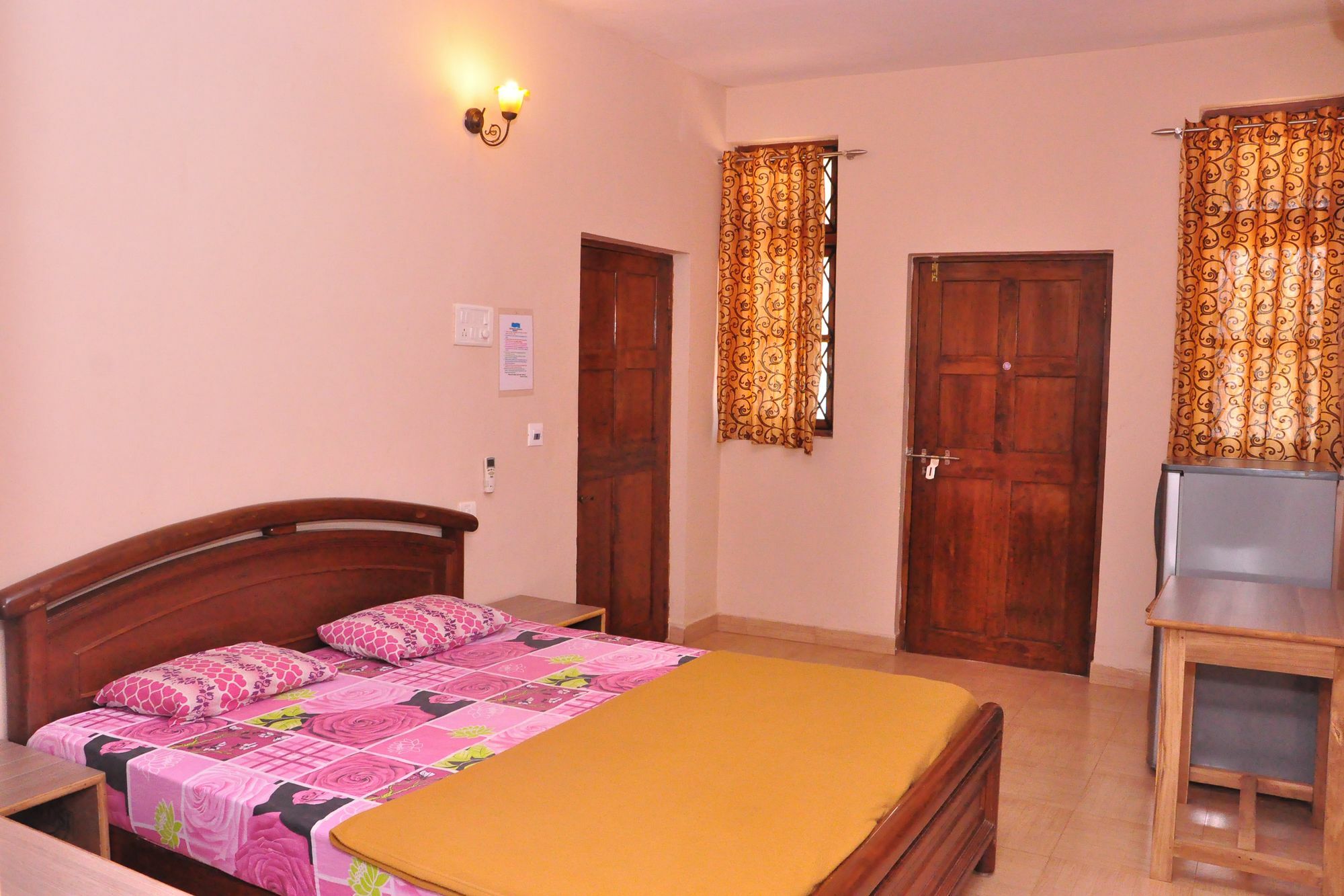 Anjuna Blue Resort ภายนอก รูปภาพ
