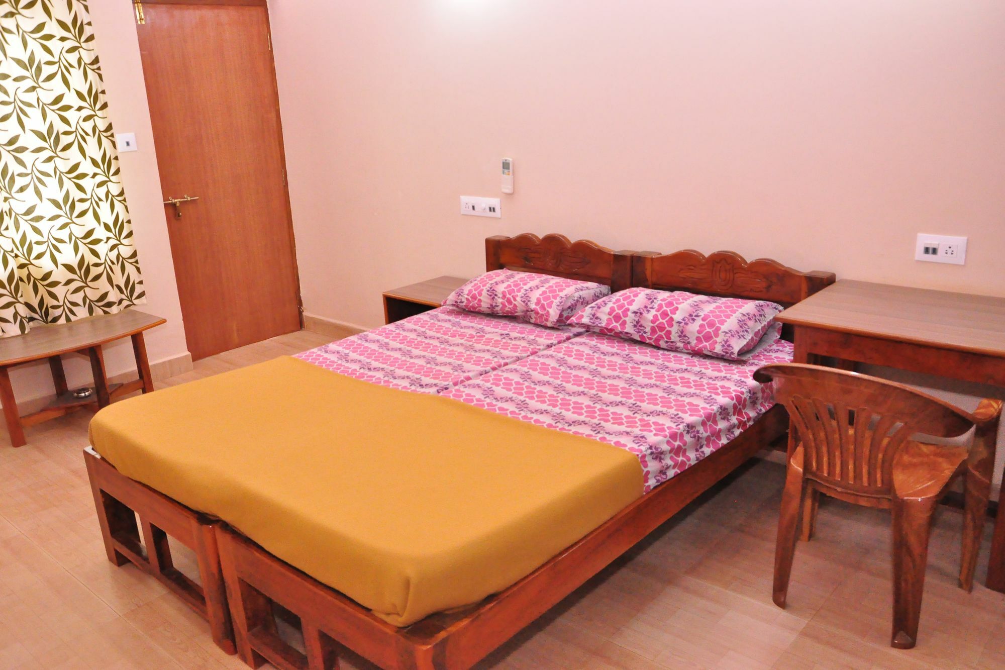 Anjuna Blue Resort ภายนอก รูปภาพ