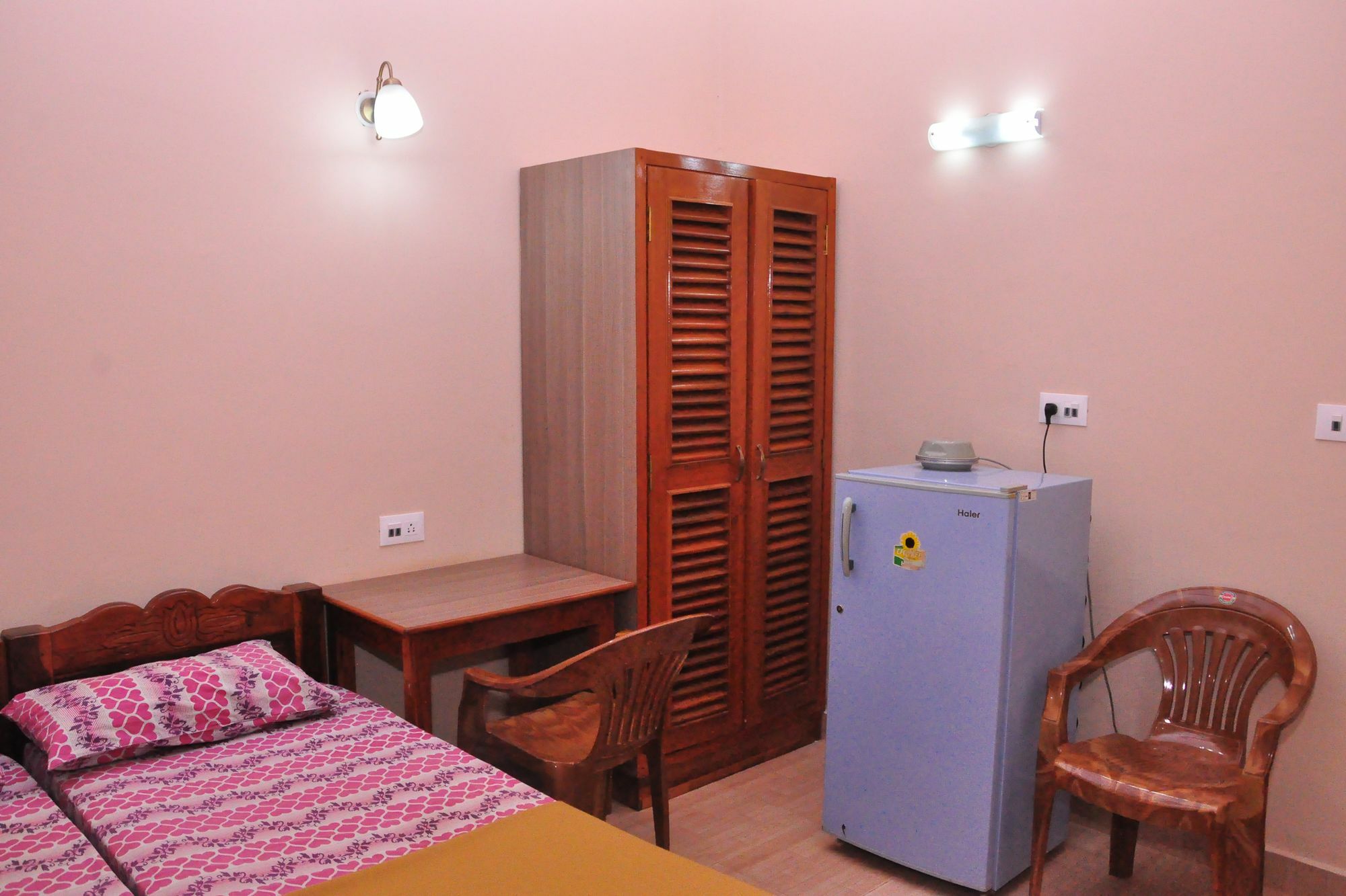 Anjuna Blue Resort ภายนอก รูปภาพ