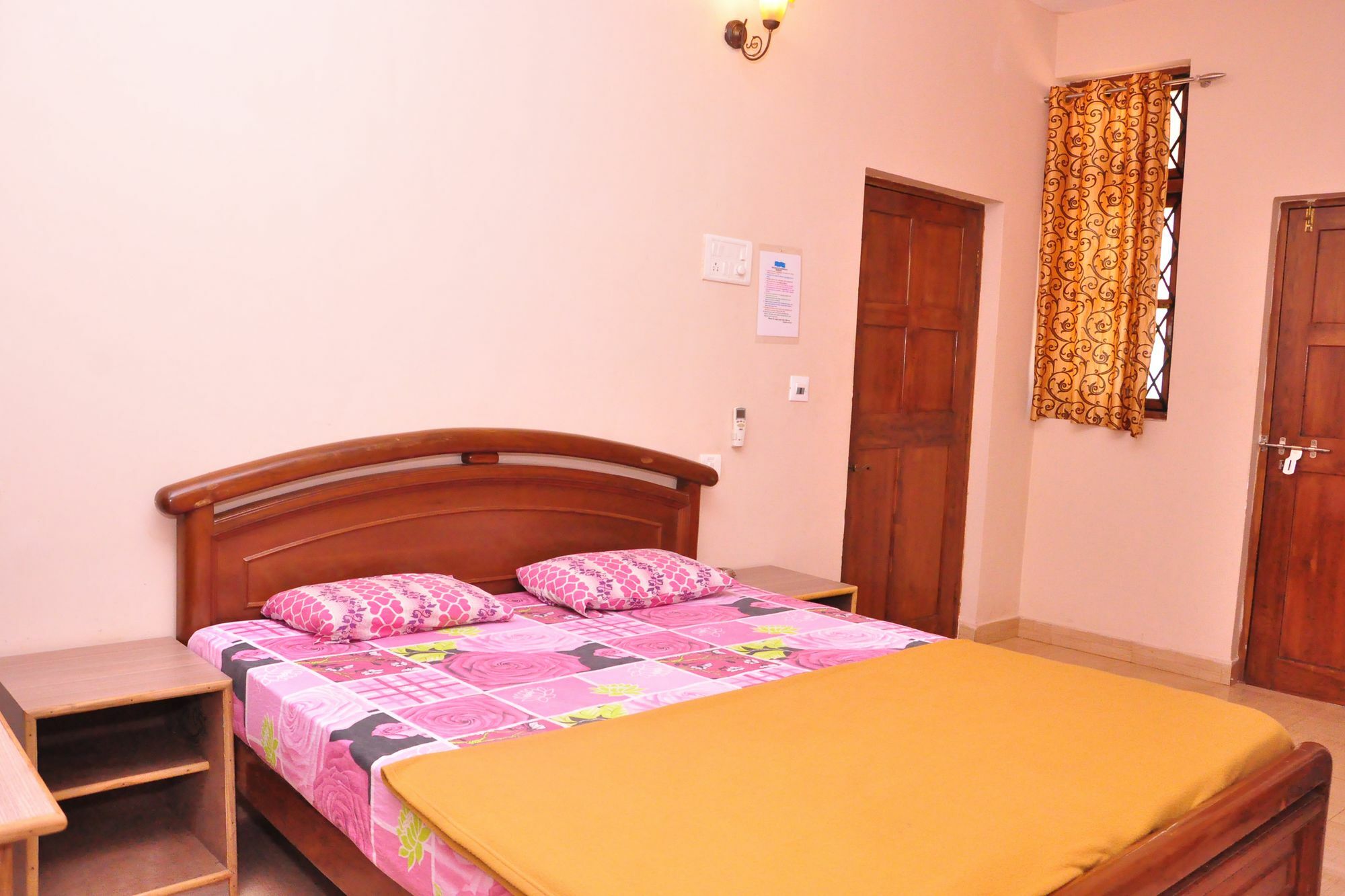 Anjuna Blue Resort ภายนอก รูปภาพ