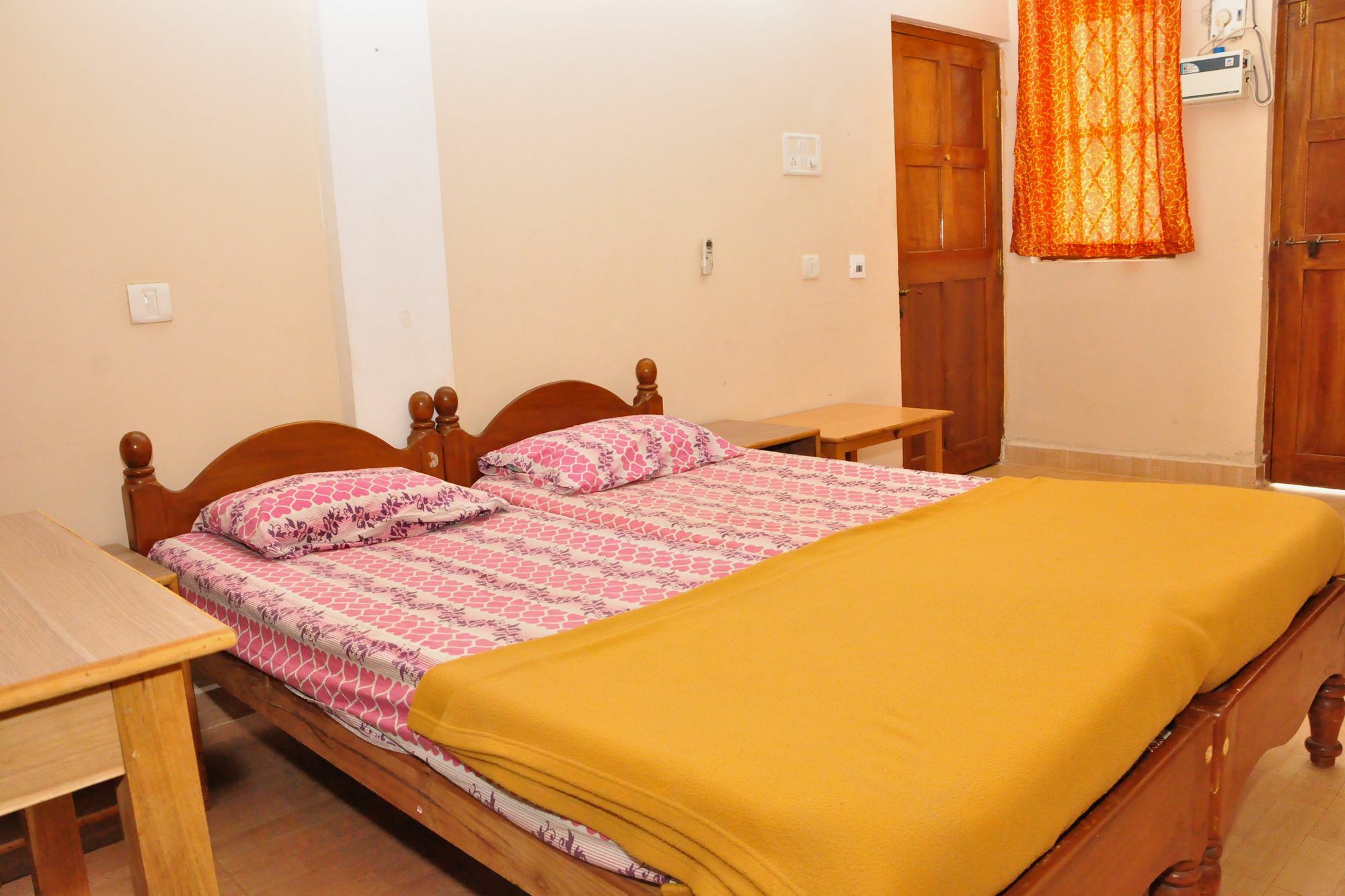 Anjuna Blue Resort ภายนอก รูปภาพ